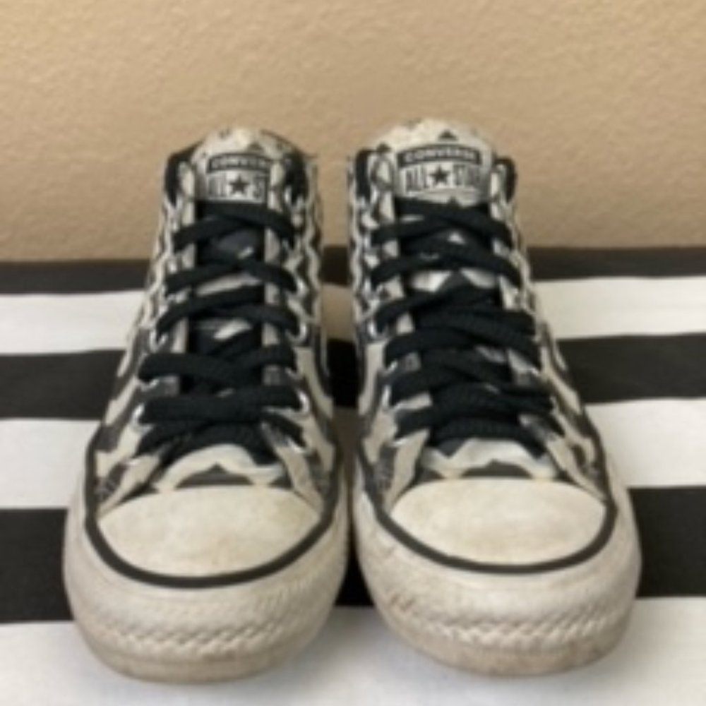 Black and white converse